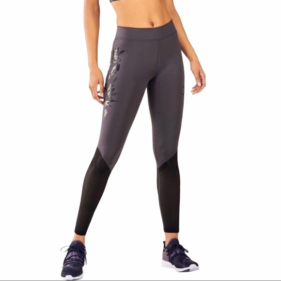 Fabletics Ultra Cool Floral 7/8 Leggings Mid Rise Size XS Gray Black Activewear - Picture 2 of 9